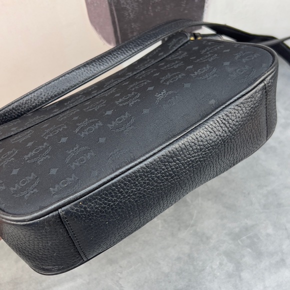 🌵MCM Black Crossbody Bag🌵 - Picture 12 of 15